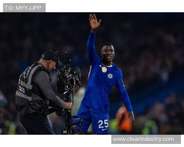 切尔西周六早场英超奇迹再现：连续8场全胜的秘密揭秘