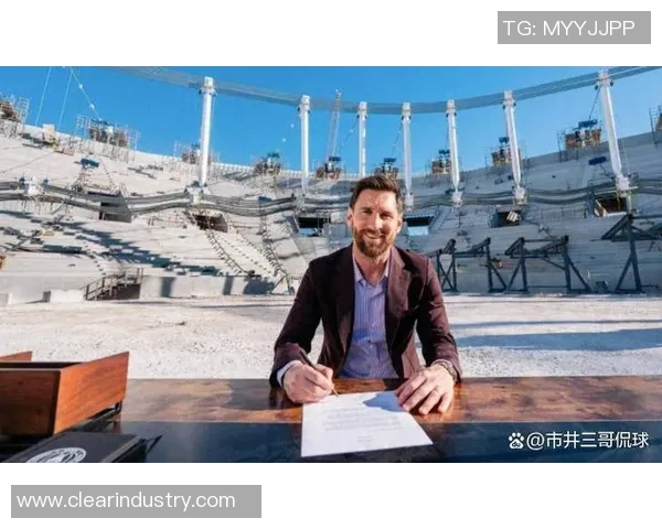 传奇不朽,但神像易碎:梅西雕像再遭破坏,引发球迷热议 传奇不朽,但神像易碎:梅西雕像再遭破坏,引发球迷热议