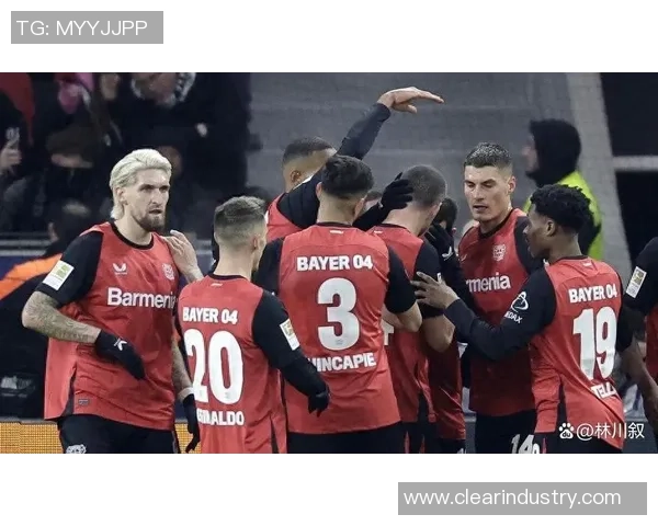 德甲变天！勒沃库森主场沦陷：药厂神话破灭，拜仁12分优势开启德甲新纪元